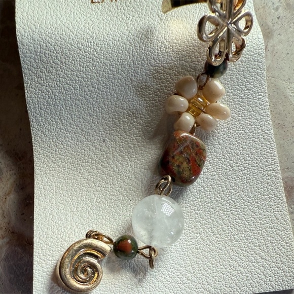 Free People Gold Tone Shell Flower Ear Party - Picture 3 of 4